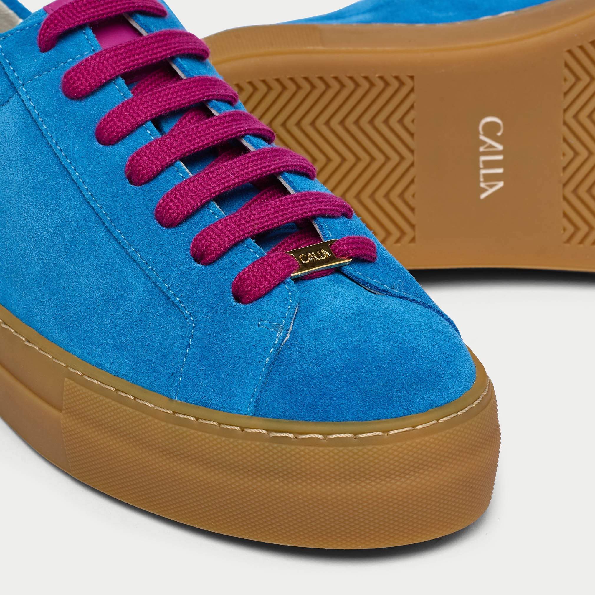 saturn blue suede trainers tip close up