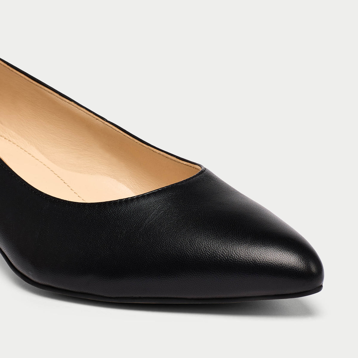 Claudia - Black Leather Pumps (image 5)