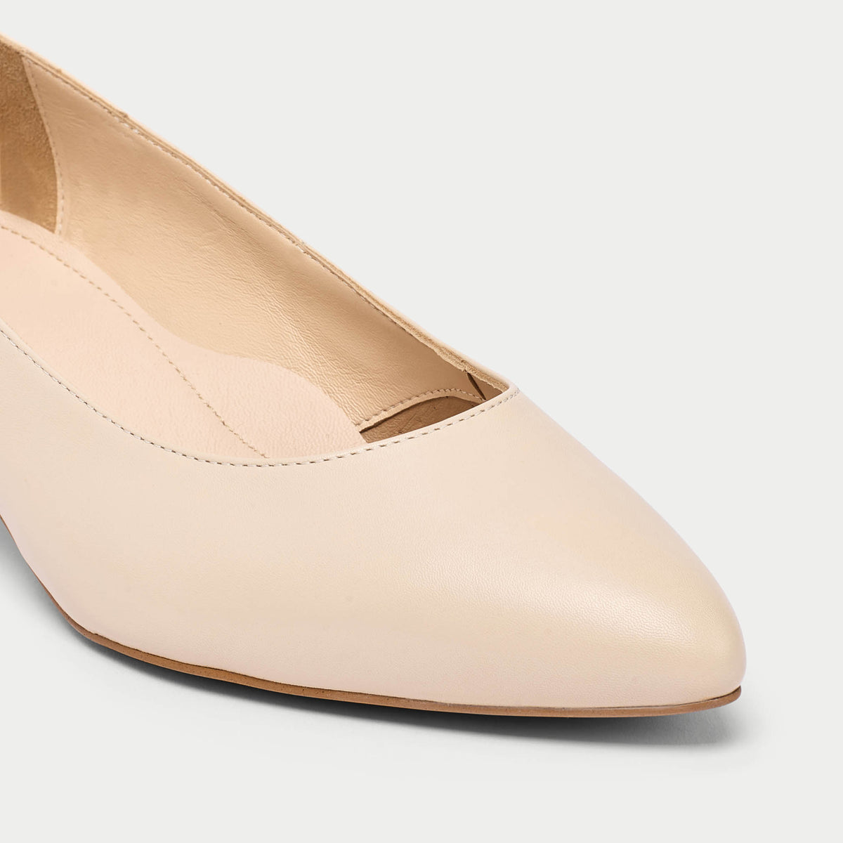 Claudia - Light Beige Leather Pumps (image 5)