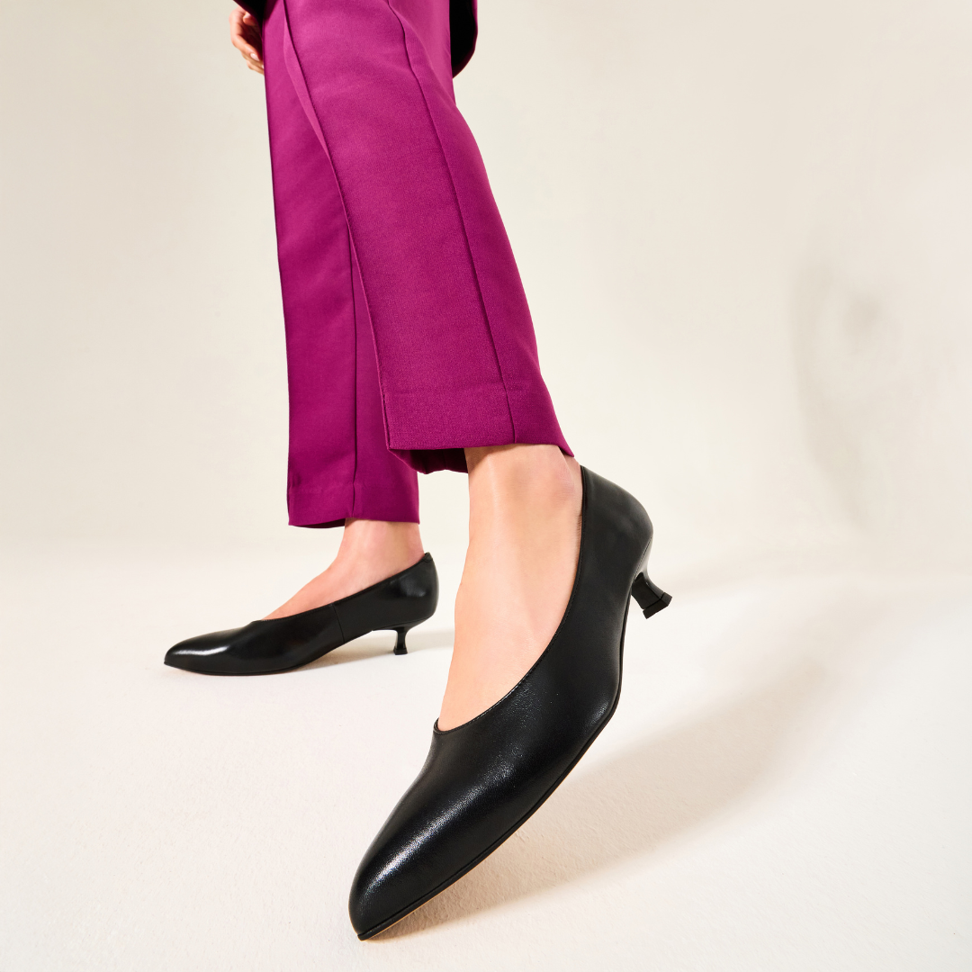 Claudia - Black Leather Pumps (image 2)