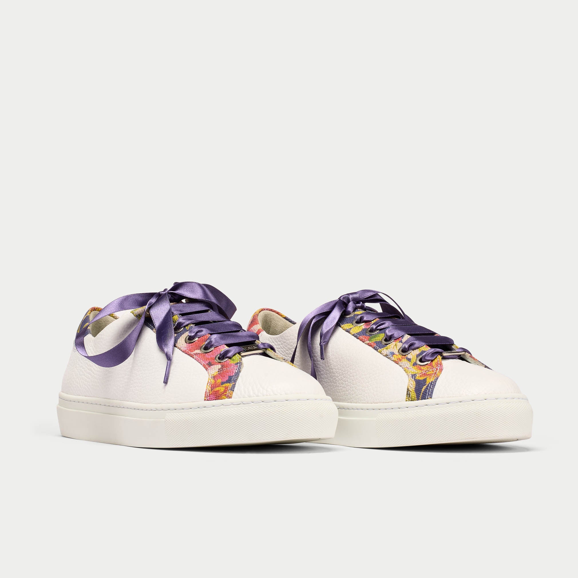 Star floral dusk trainer pair