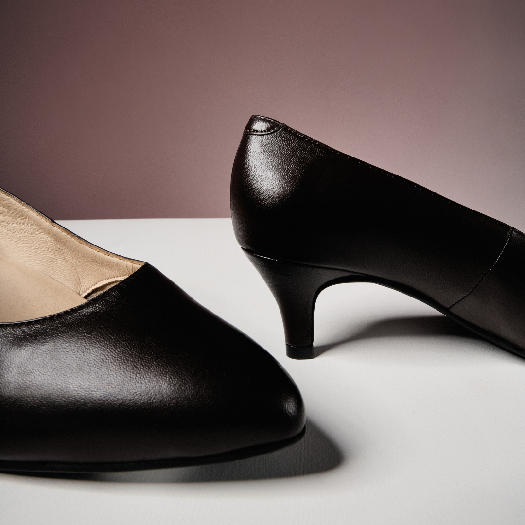 Ava - Coffee Leather Courts