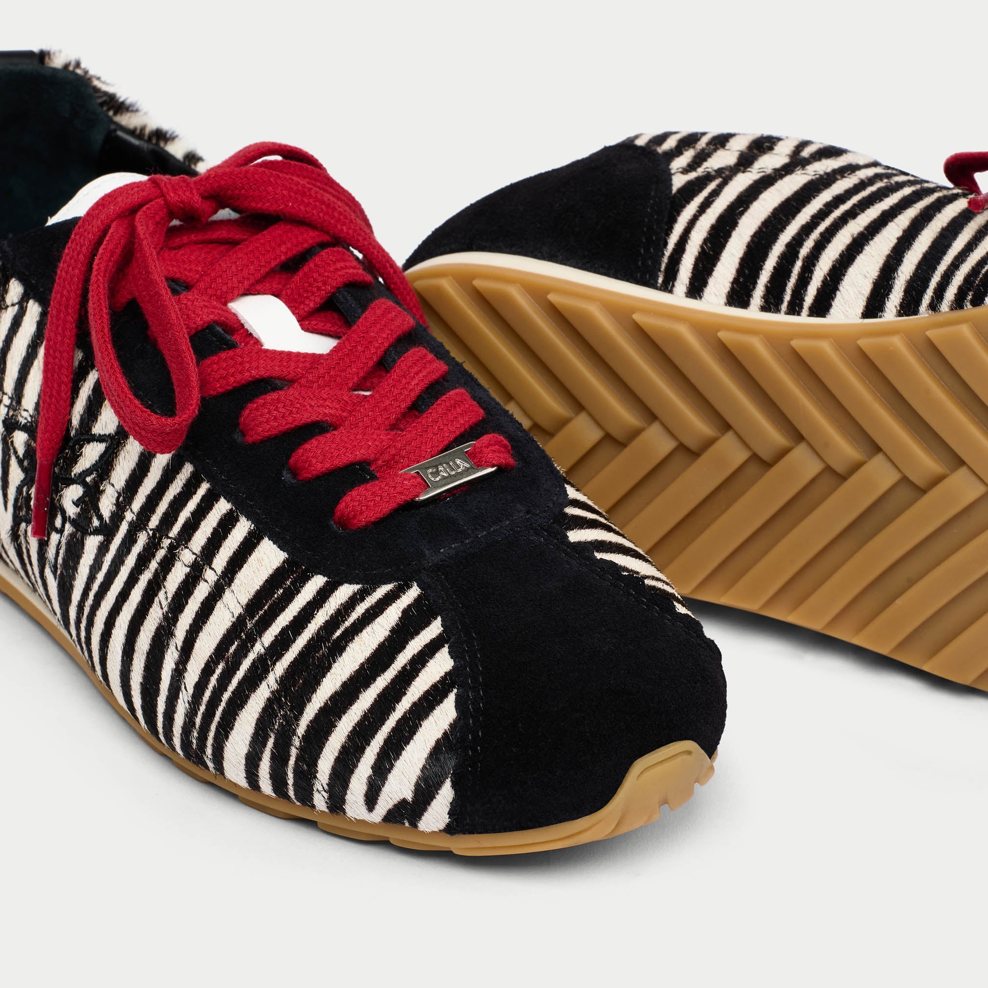 Aurora - Zebra Wide Fit Trainers