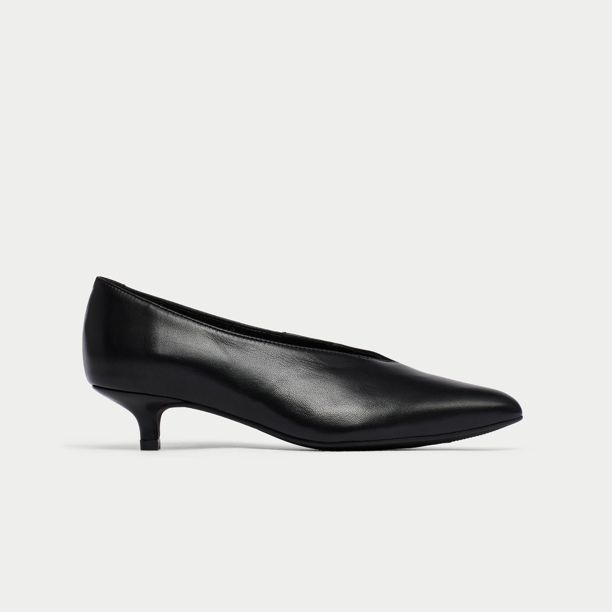 Courtney - Black Leather Courts