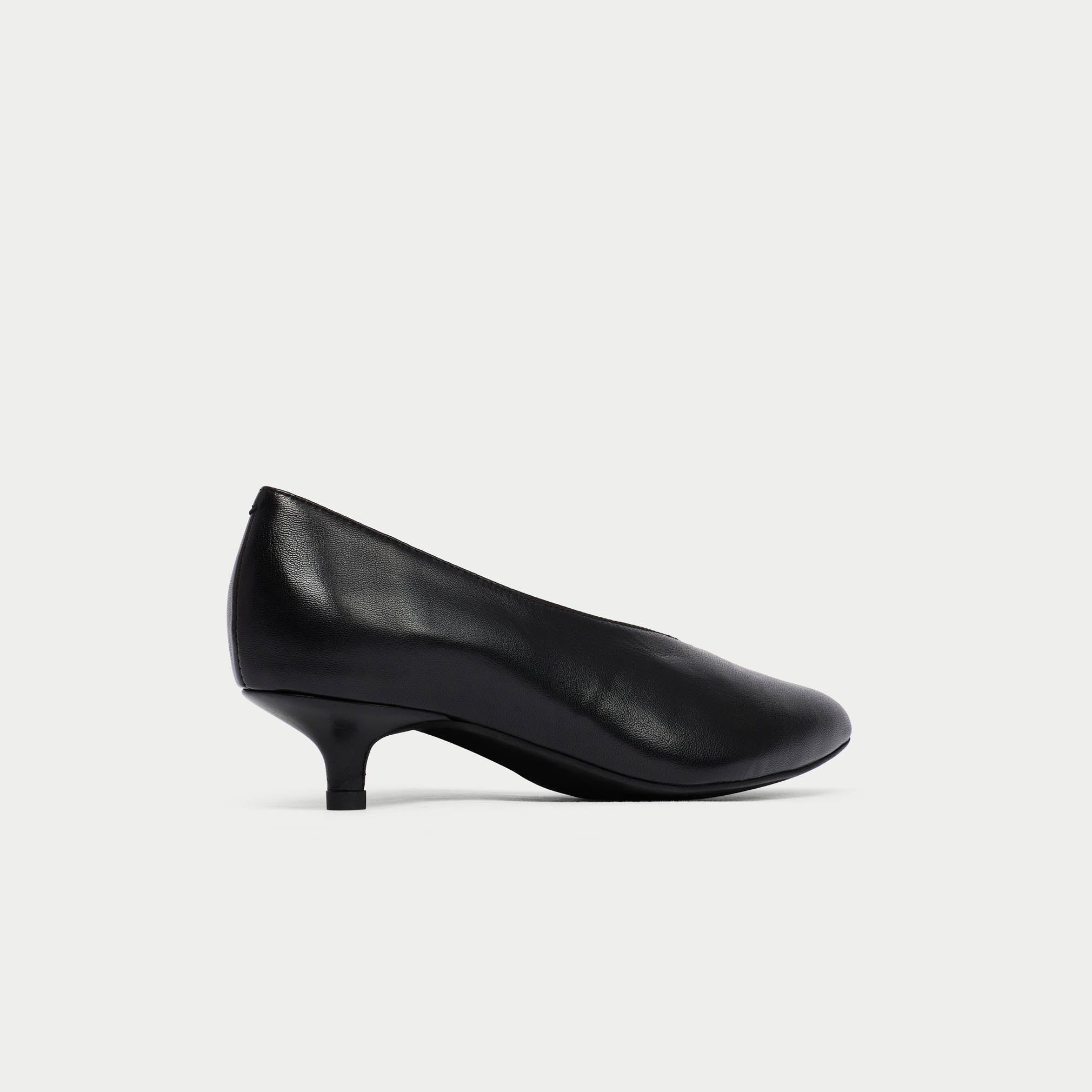 Courtney - Black Leather Courts