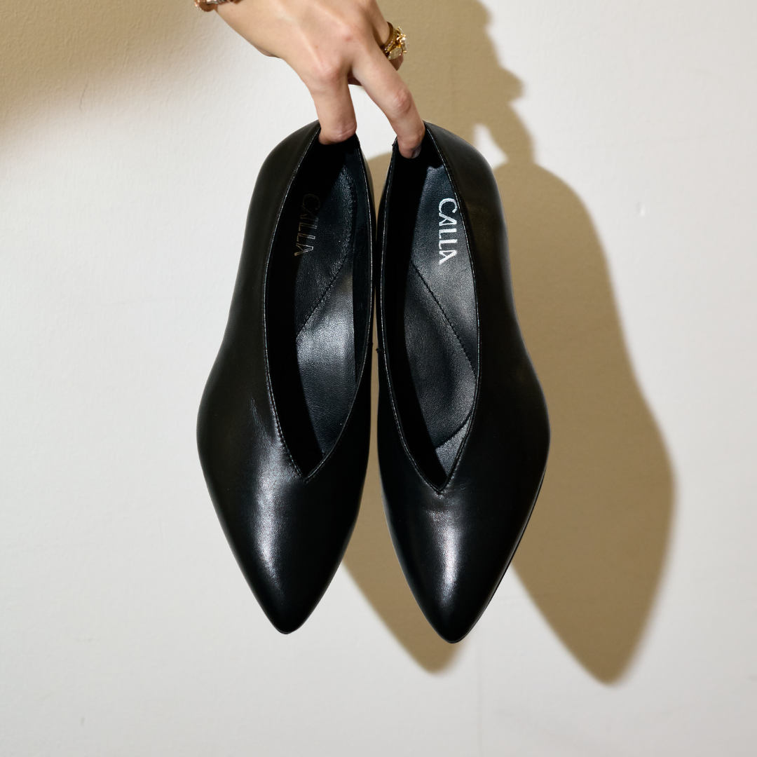 Courtney - Black Leather Courts