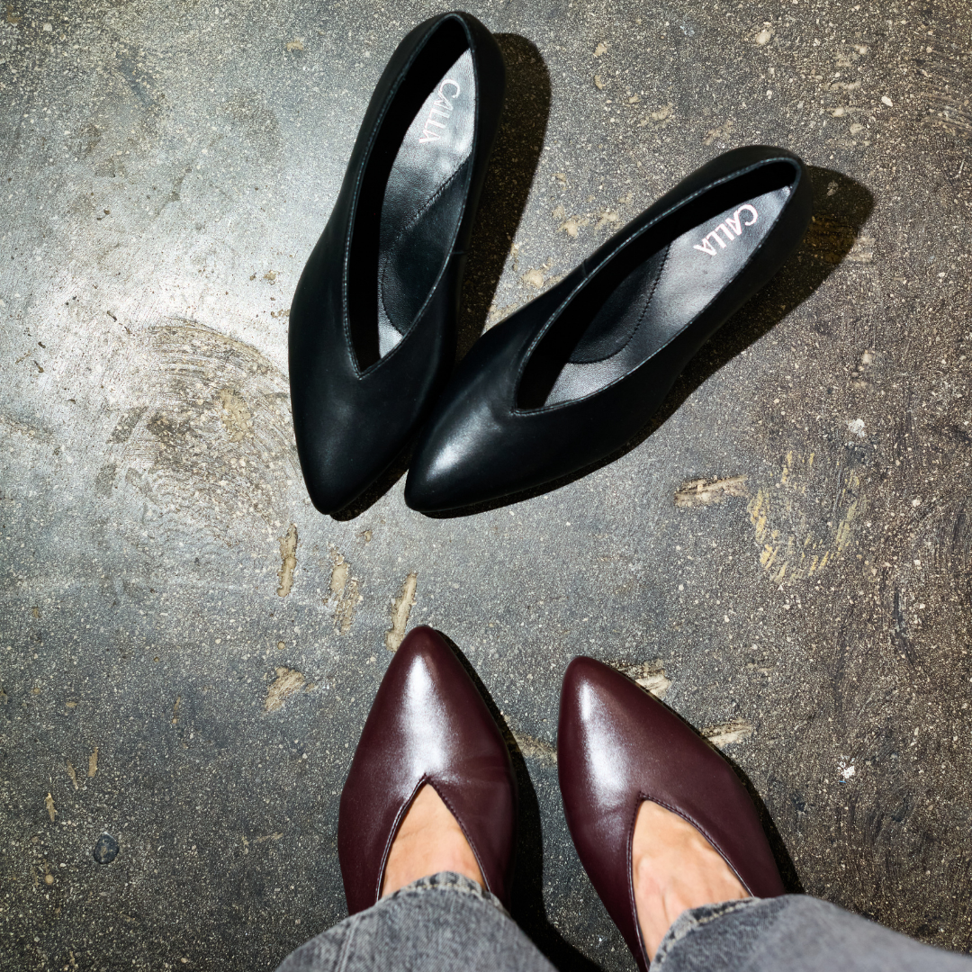 Courtney - Black Leather Courts