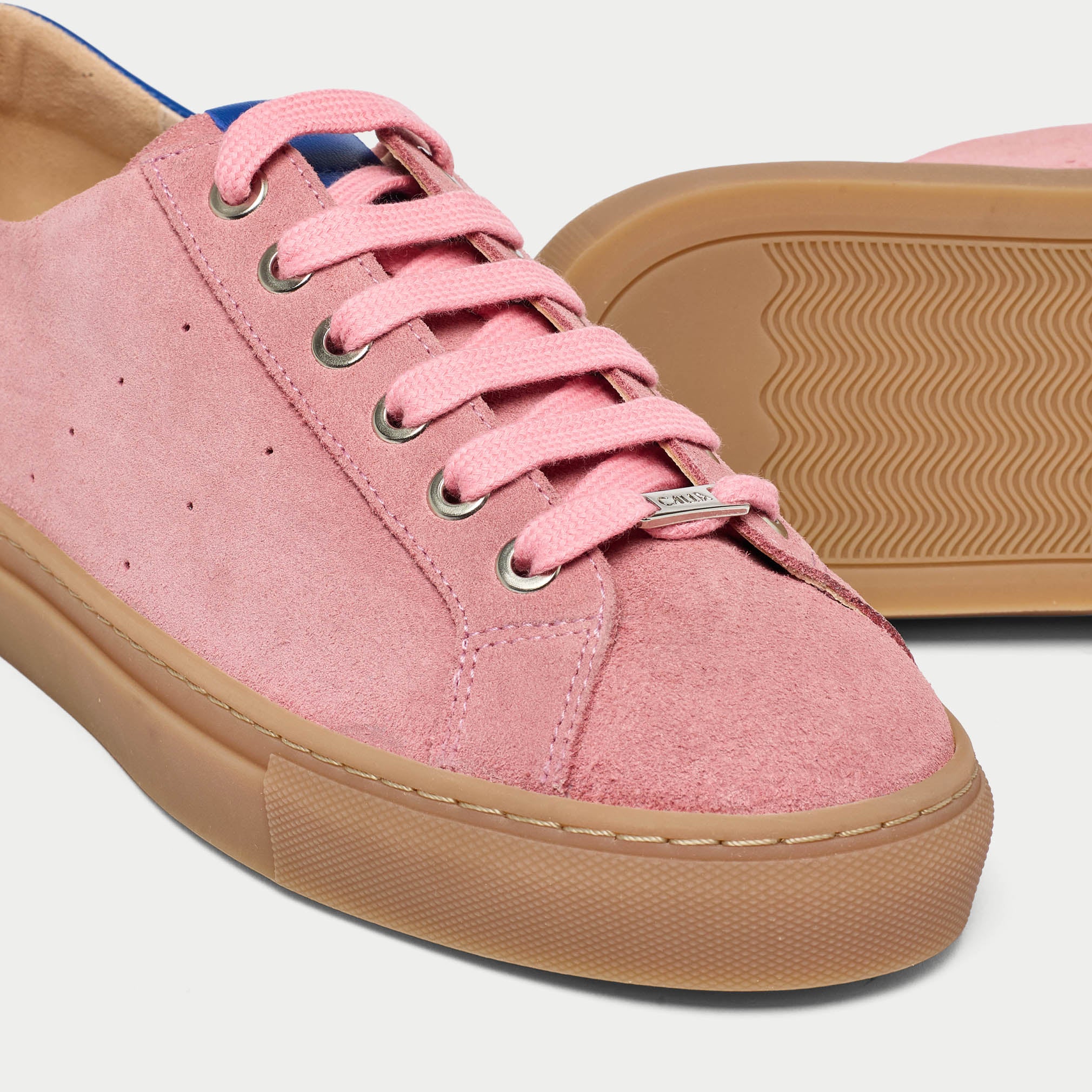 star peach suede trainers for bunions tip close up