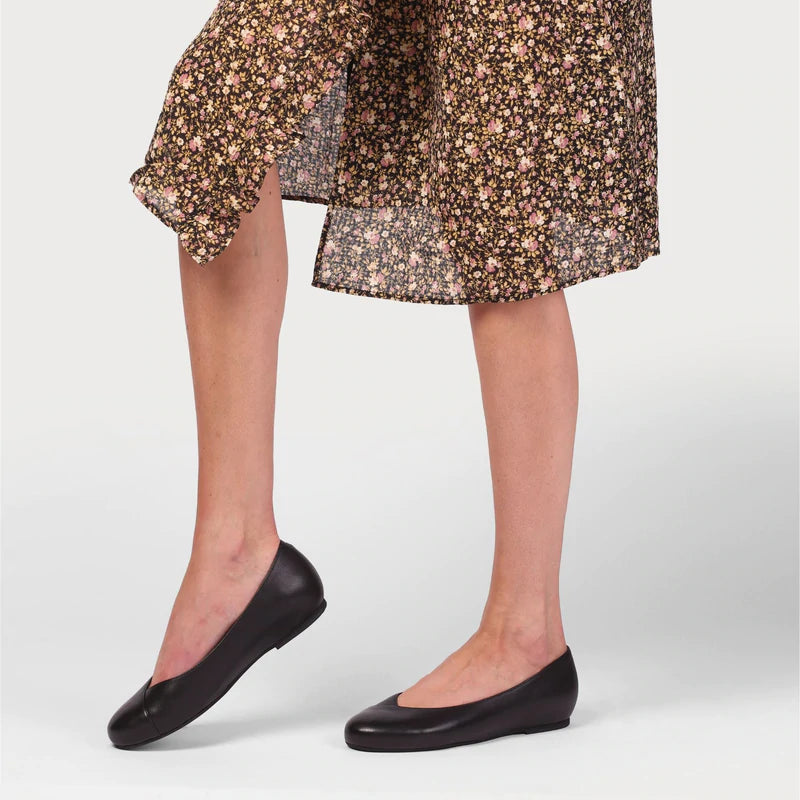 Charlotte - Black Leather Ballerinas (image 8)