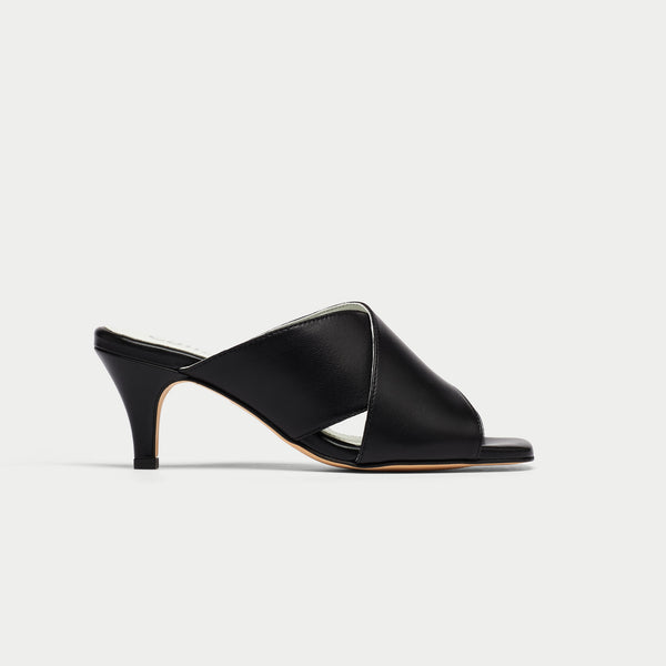 Gabriella - Black Leather