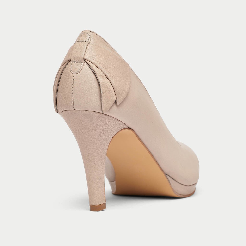 Neutral clearance court shoes