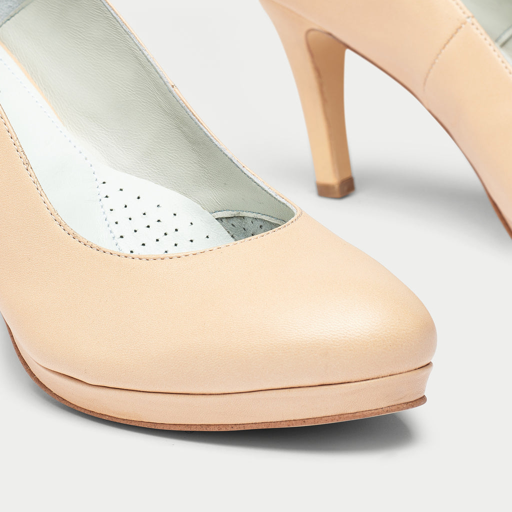 Beige pumps on sale