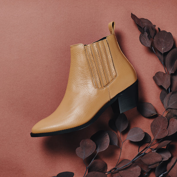 penelope cappuccino leather chelsea boots with zip